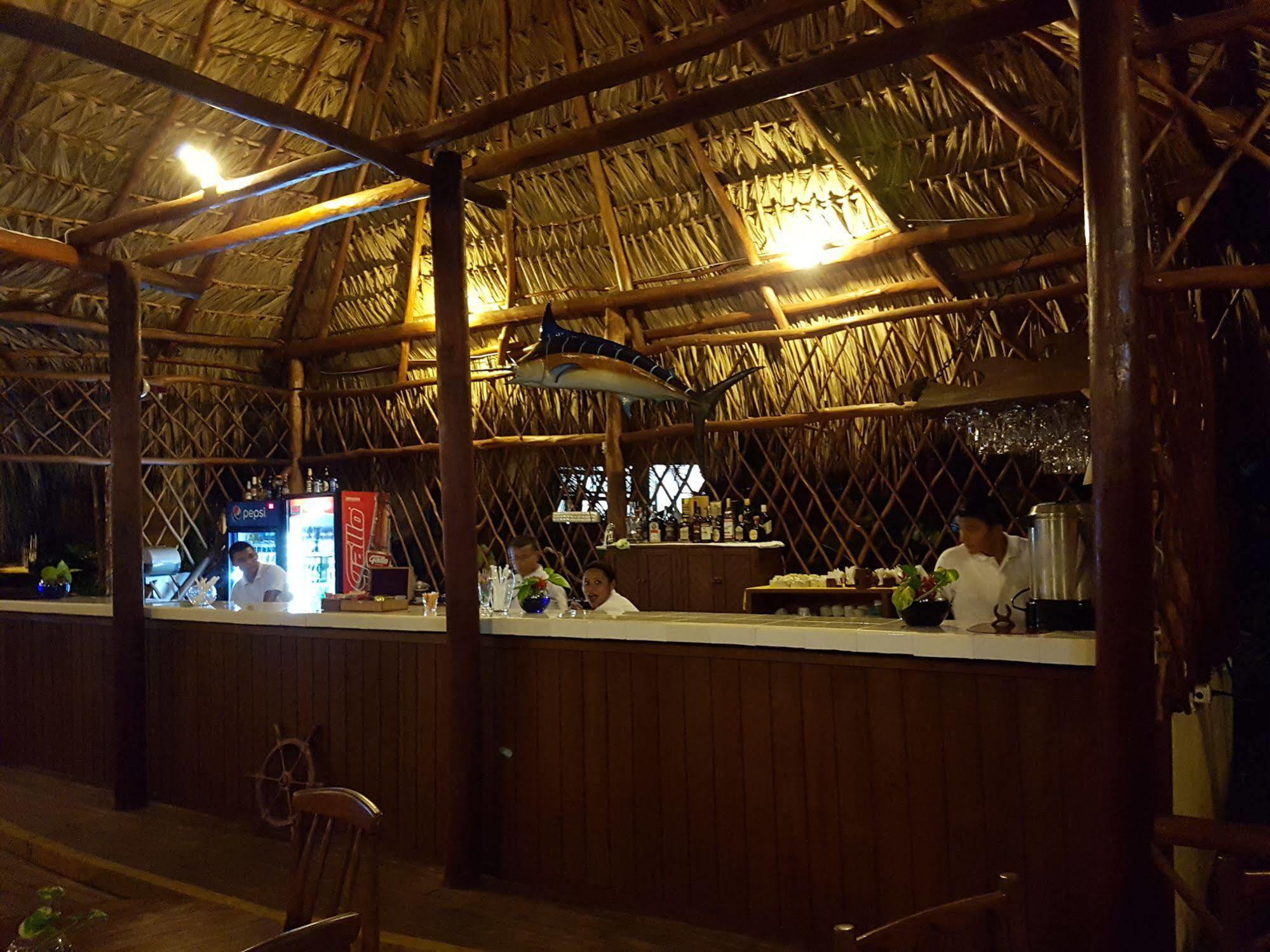 Banana Palms Hotel Rio Dulce Exterior photo